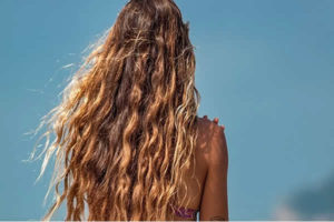 Como proteger os cabelos da água do mar?